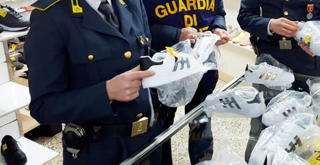 contraffazione scarpe